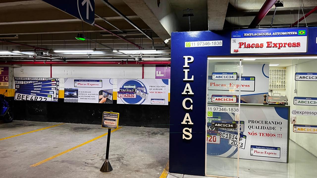 Vagas exclusivas para emplacamento no estacionamento do Shopping Atrium